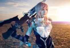 《英雄联盟》电视剧大结局以宏大的叙事格局和深刻的情感内核，为观众呈现了一场视觉与心灵的双重盛宴。故事围绕符文之地的命运之战展开，英雄们从分歧走向团结，最终在牺牲与成长中守护了世界的平衡。结局不仅解决了